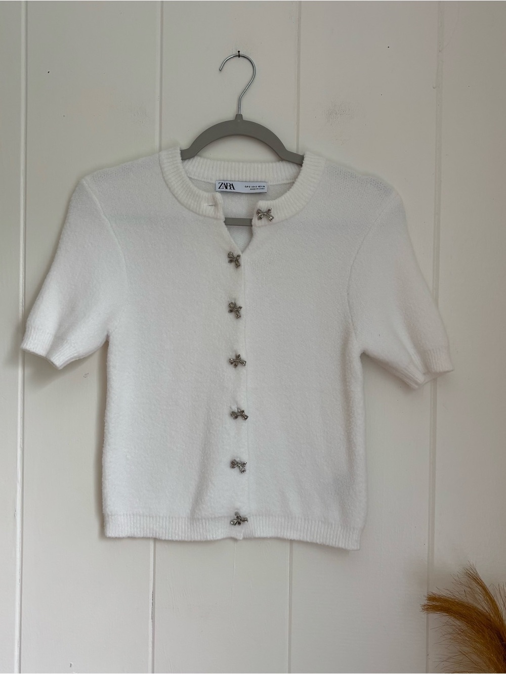 Zara White Short-Sleeve Knit Cardigan with Bow Buttons